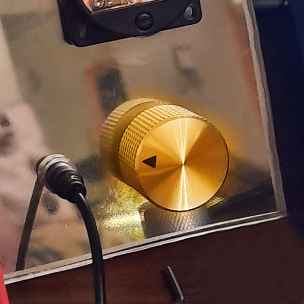 エレキギター、ベース、アンプ用アルミ製ギターノブ – ローレ - Knob Aluminum のレビューと価格
